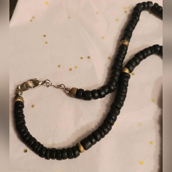 VINTAGE WOOD BEADED RESIN PENDANT BUTTERFLY MOTHER OF PEARL NECKLACE - Picture 6 of 16